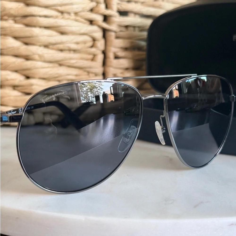 Salvatore Ferragamo SF157S Sunglasses 015 Dark Gun Aviator 60-15-140 Excellent - Picture 2 of 10